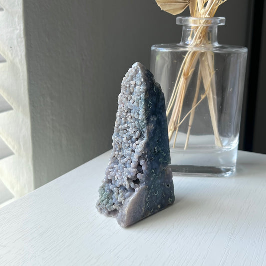 GRAPE AGATE TOWER