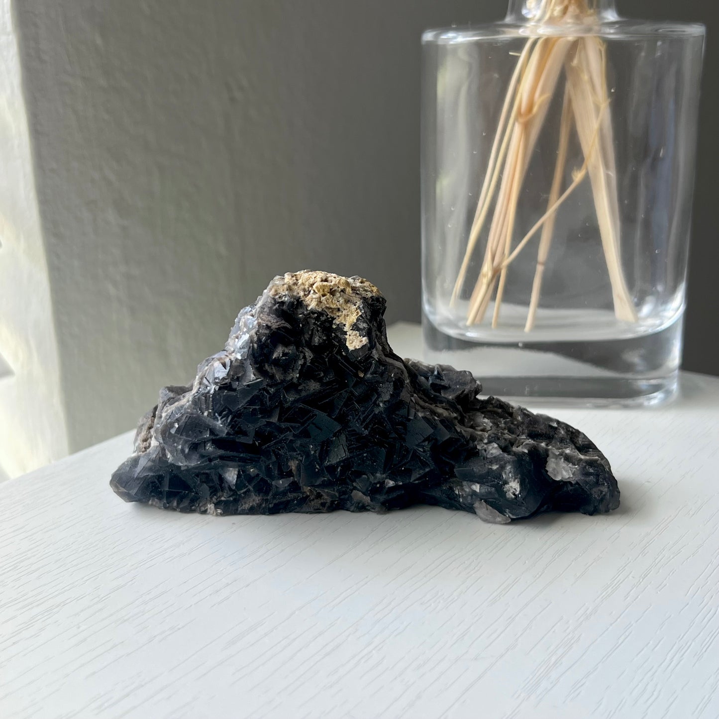 BLACK FLUORITE SPECIMEN